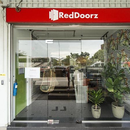 Reddoorz Hostel @ Kallang Mrt Szingapúr Kültér fotó