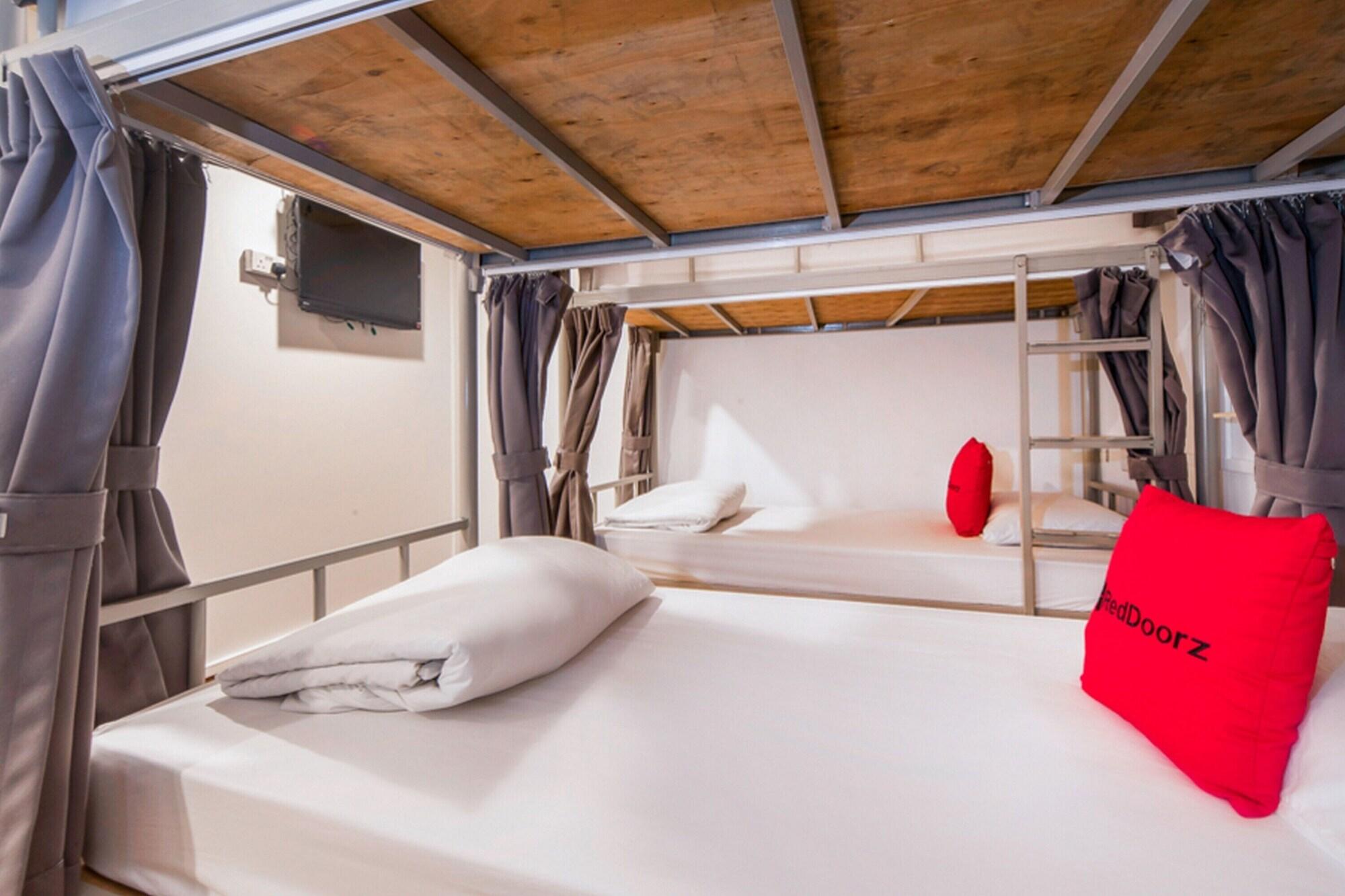 Reddoorz Hostel @ Kallang Mrt Szingapúr Kültér fotó