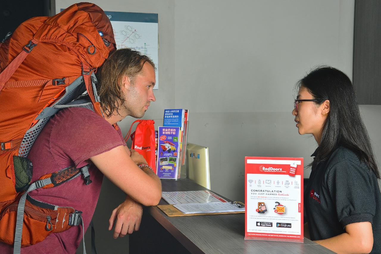 Reddoorz Hostel @ Kallang Mrt Szingapúr Kültér fotó