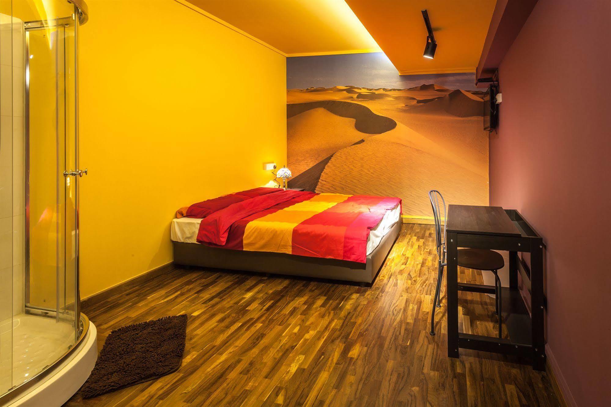 Reddoorz Hostel @ Kallang Mrt Szingapúr Kültér fotó