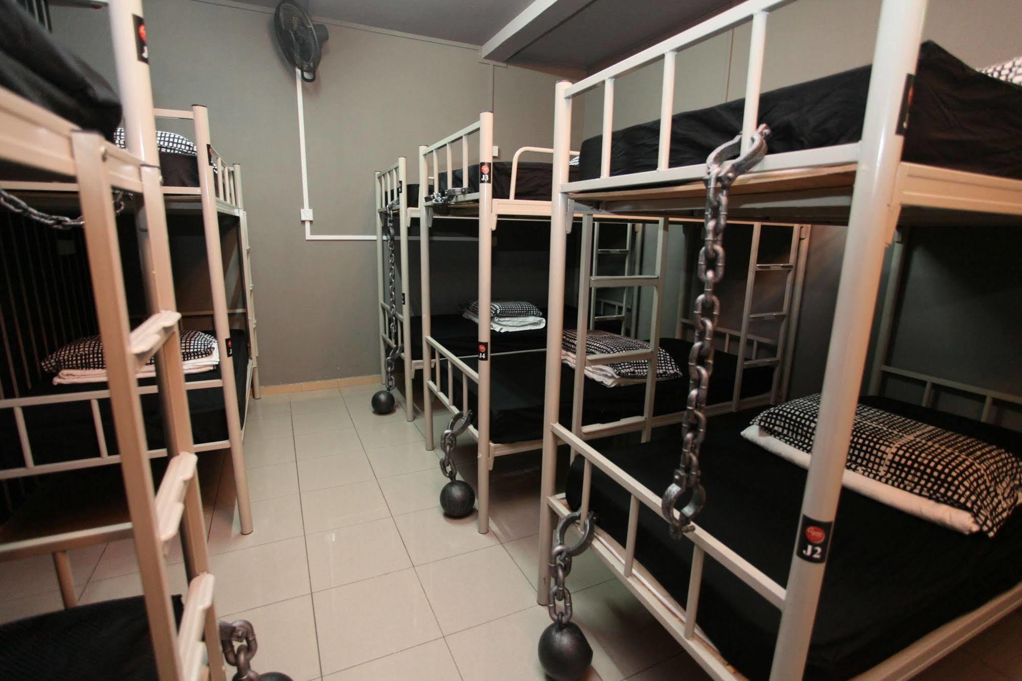 Reddoorz Hostel @ Kallang Mrt Szingapúr Kültér fotó